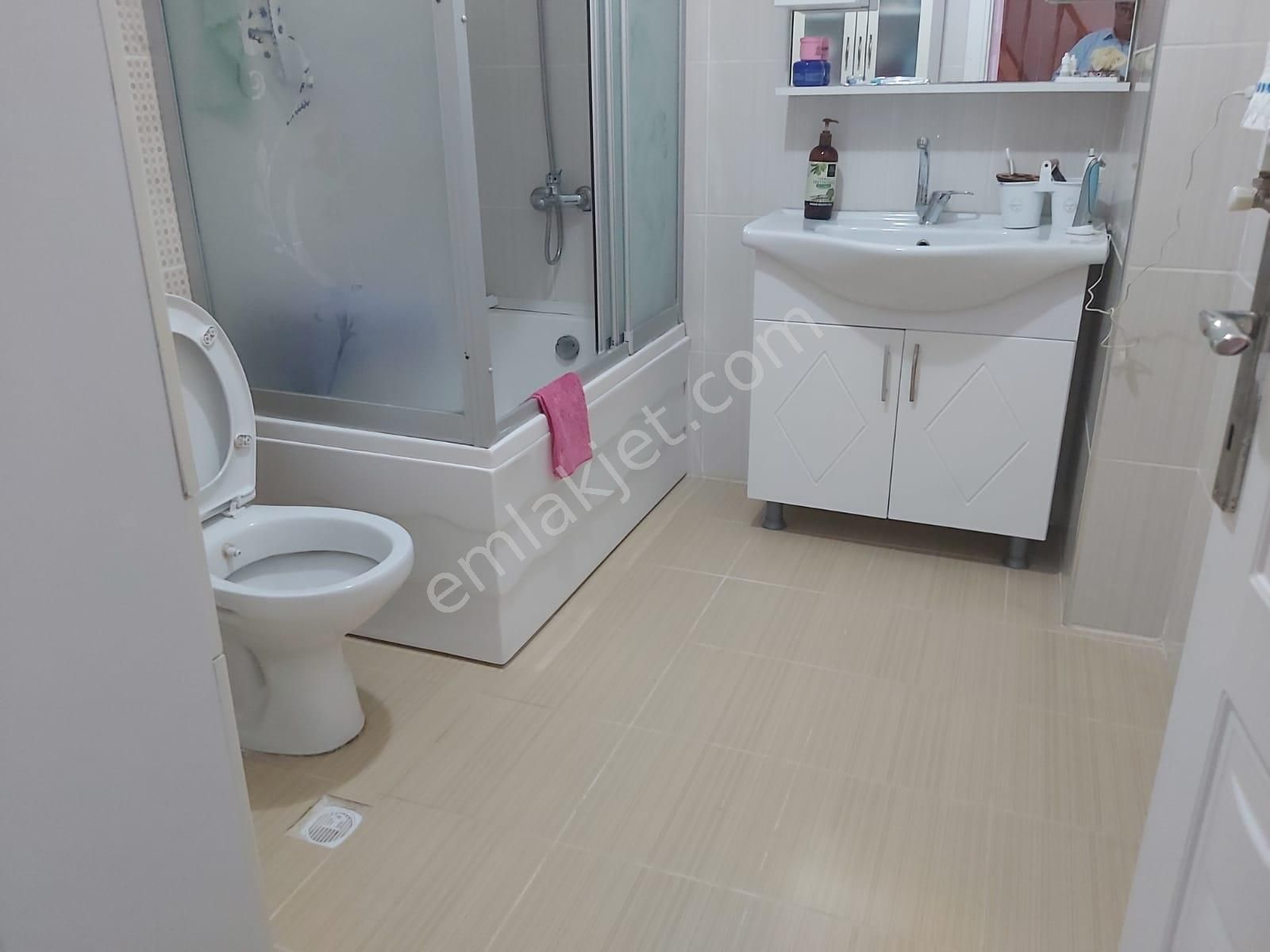 Bahçelievler Soğanlı Meydana Yakın Dubleks 5+2 Kredıye Uygun Teraslı 200 M² Mukkemmel Temızlıkde. - Görsel 8