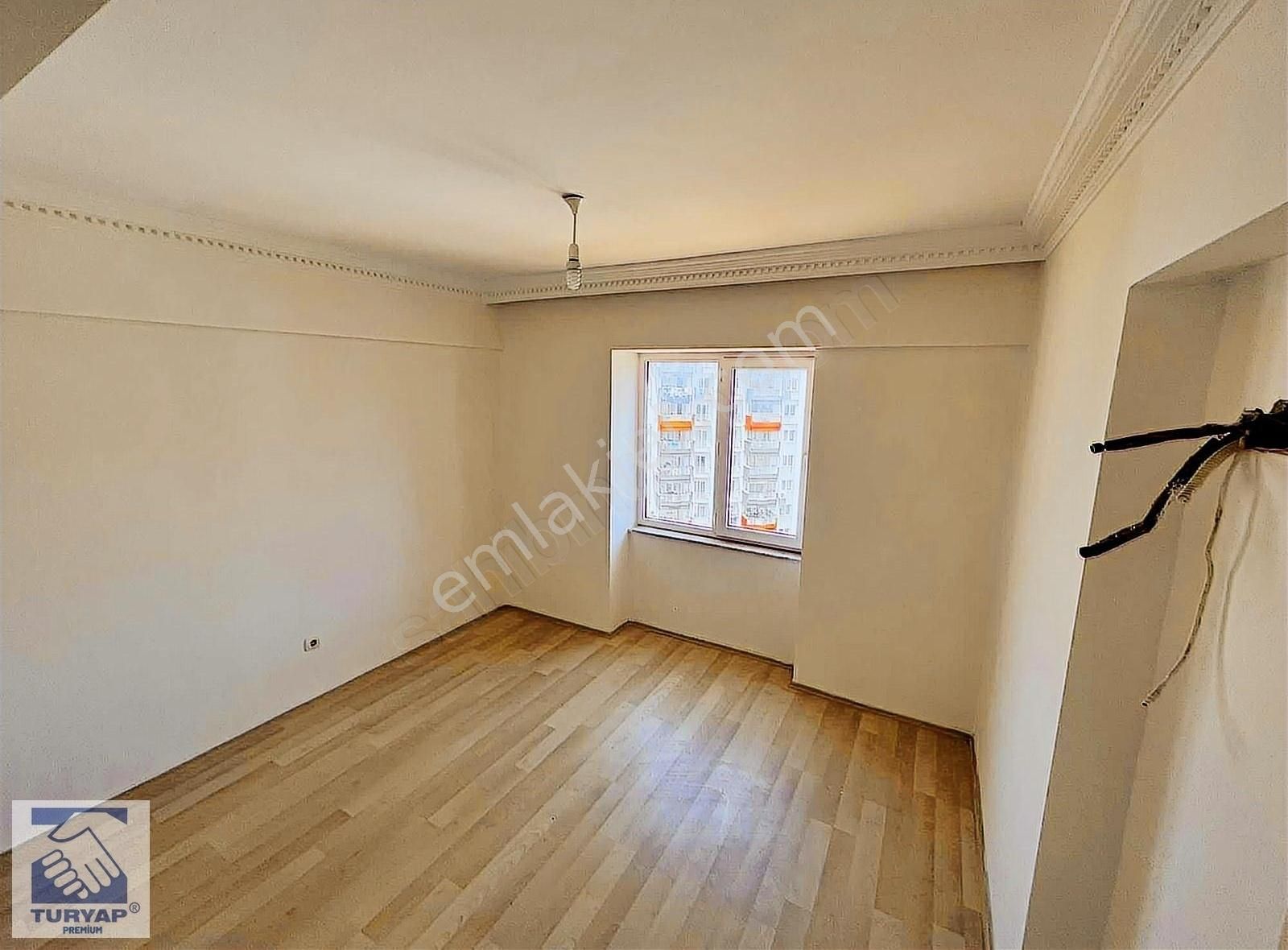 https://imaj.emlakjet.com/listing/13509826/0B125DCF9A28F56506D0AD8D9E9B8C6613509826.jpg