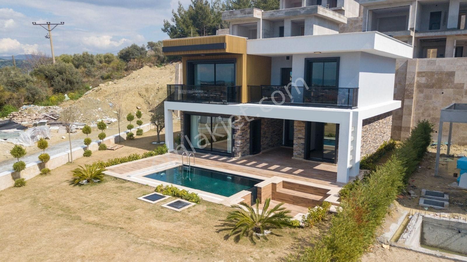 Kuşadası Değirmendere Satılık Villa Manzara-özel Havuz-bahçe-otopark-yeni-lüx-müstakil-akıllı Villa