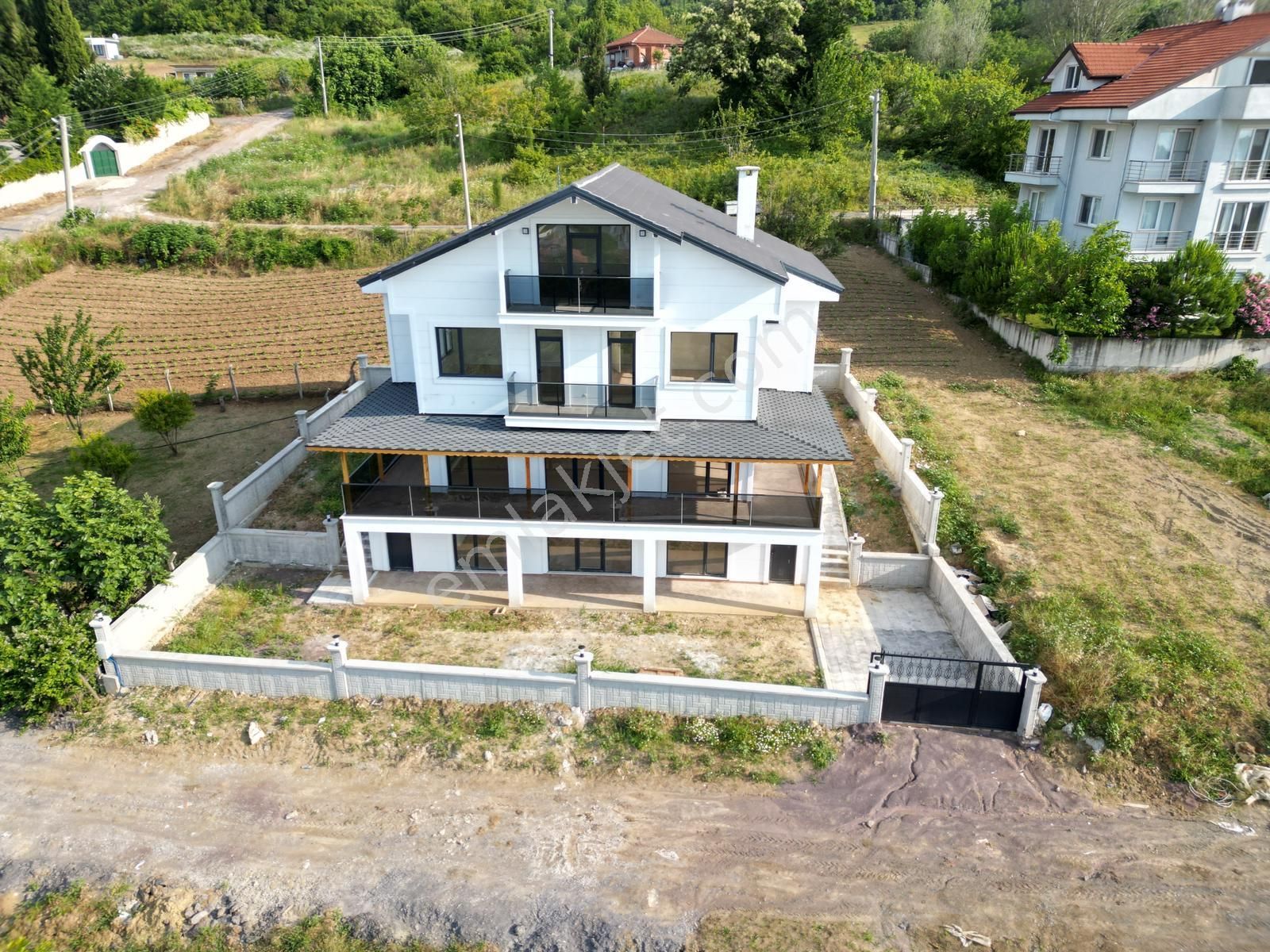 Karamürsel Dereköy Satılık Villa Kocaeli Karamürsel Dereköy Satılık Triplex Villa