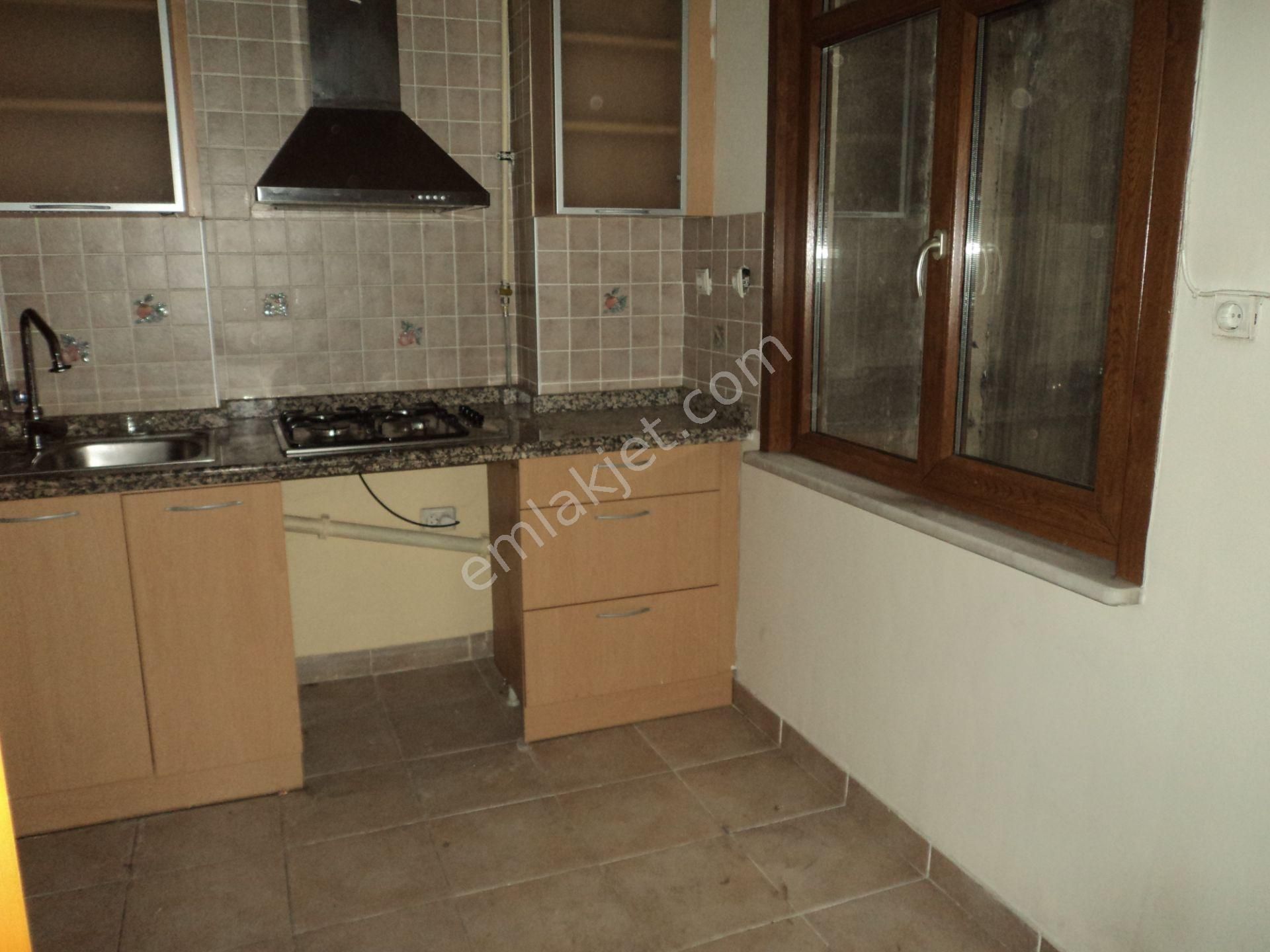 Burç Emlak'tan Gazi Refik Sokakta 130 M2 3oda Salon Bakımlı Dublex Daire - Görsel 3