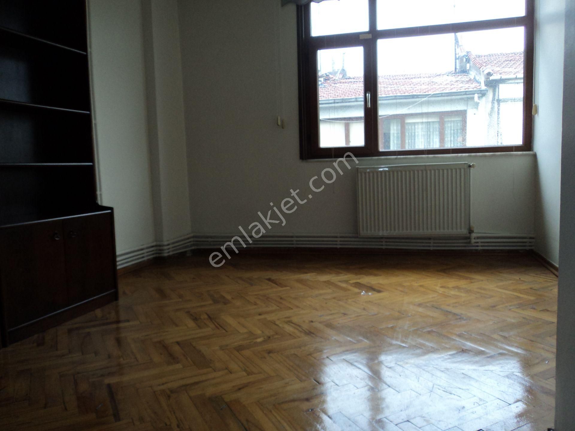 Burç Emlak'tan Gazi Refik Sokakta 130 M2 3oda Salon Bakımlı Dublex Daire - Görsel 6