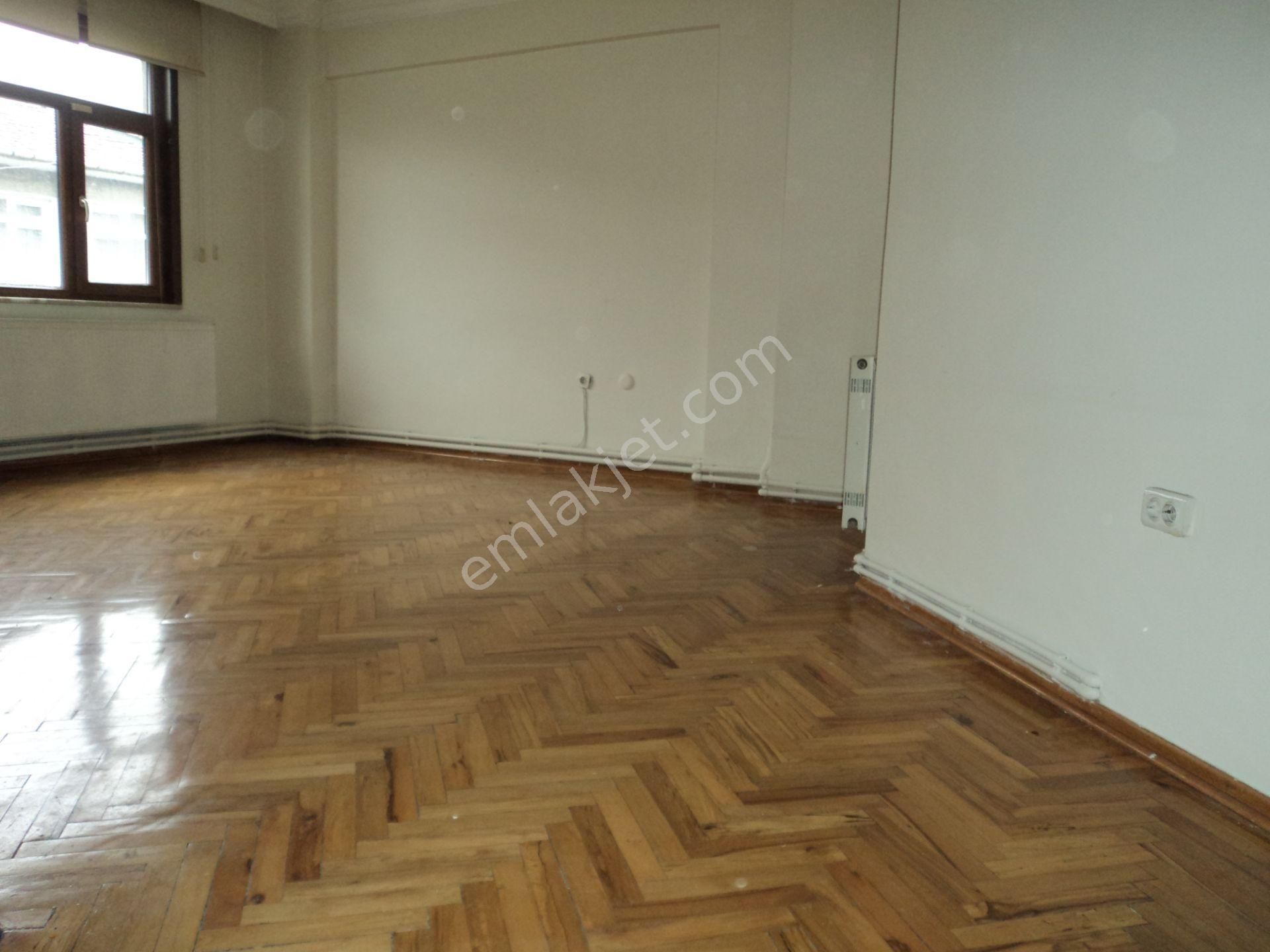 Burç Emlak'tan Gazi Refik Sokakta 130 M2 3oda Salon Bakımlı Dublex Daire - Görsel 7