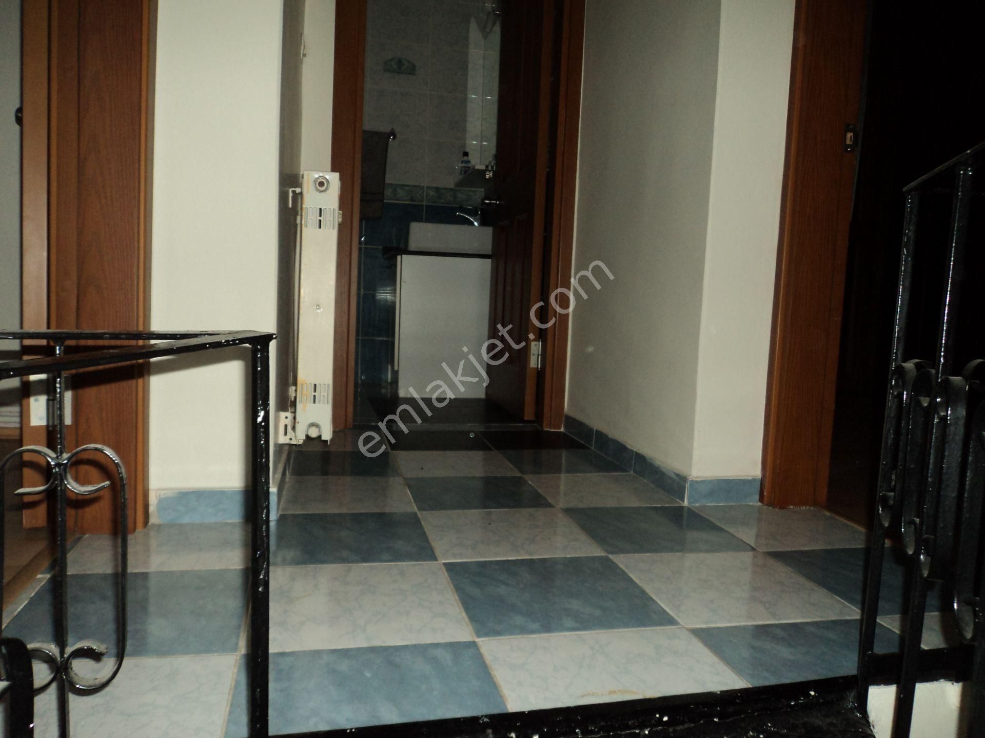 Burç Emlak'tan Gazi Refik Sokakta 130 M2 3oda Salon Bakımlı Dublex Daire - Görsel 5