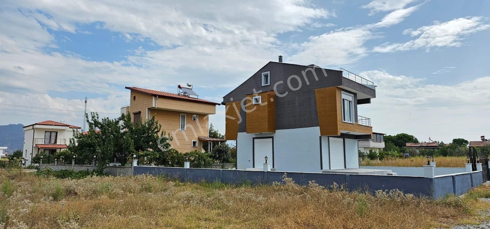 Dikili Salihler Satılık Villa  İzmir Dikili Salihleraltı 4+1 Satılık Sıfır Lüks Müstakil Villa