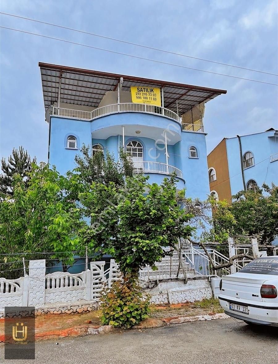 Afyonkarahisar Merkez Beyazıt Satılık Villa AFYON ÜÇOK EMLAKTAN GÜMÜŞKENT VİLLALARINDA SATILIK 5+1 TRİPLEKS