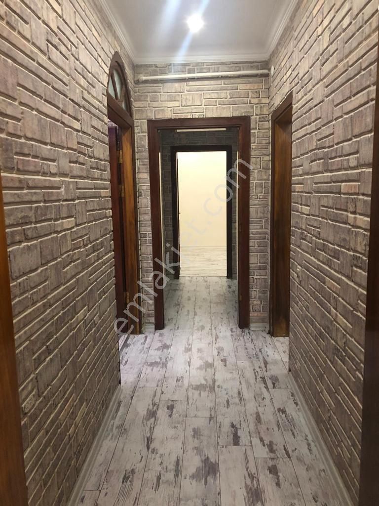 Bakırköy Şenlikköy Kiralık Daire SECRET House’dan 2+1 boş yarı bodrum katı