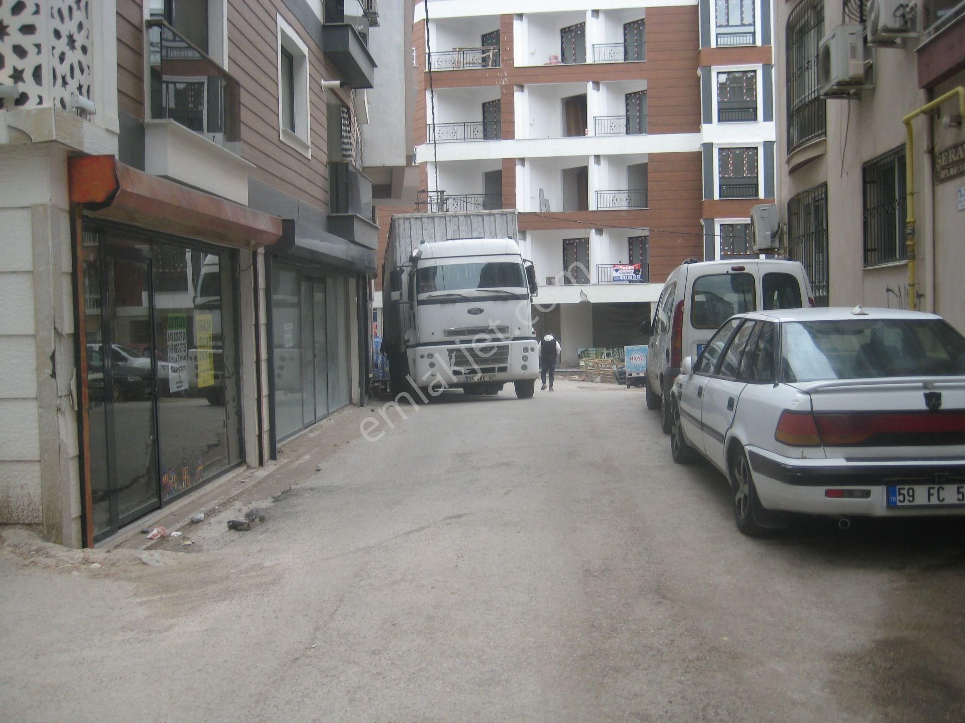 Menemen Esatpaşa Çarşıda Merkezde Kiralık 75 M2 Köşe Dükkan - Görsel 3