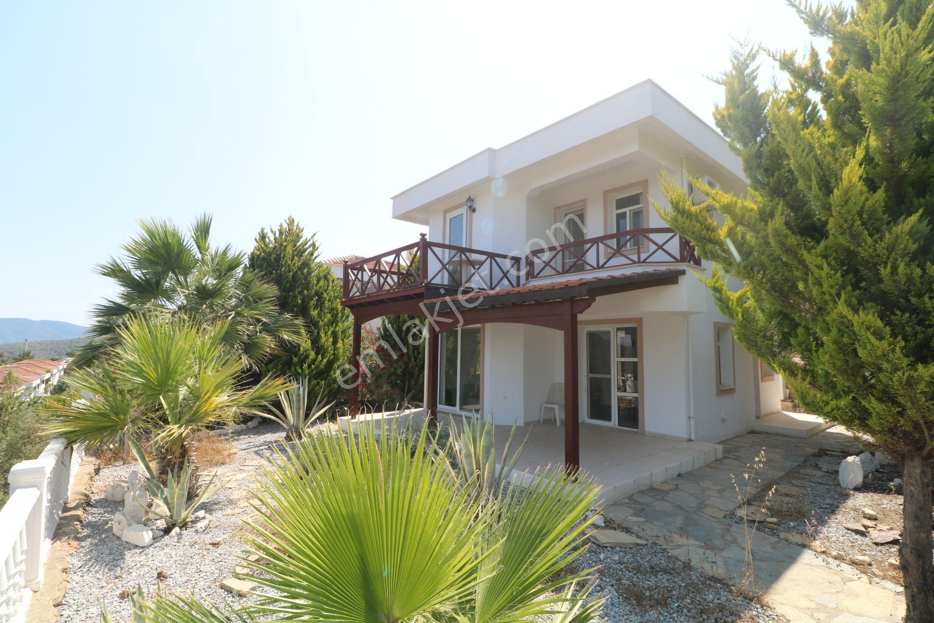 Milas Boğaziçi Satılık Villa  Geniş Sosyal Tesis Alanı, Özel Plajlı Satılık 3+1 Villa