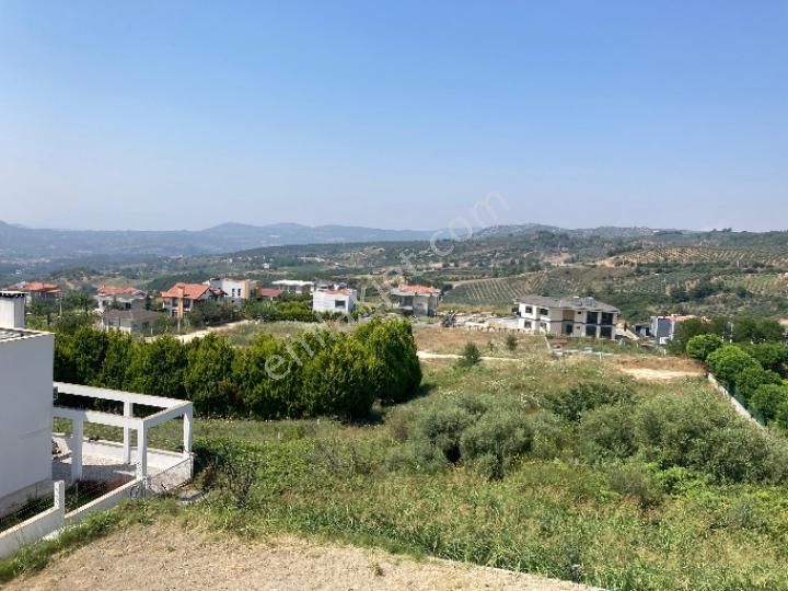 Kuşadası Yaylaköy Satılık Villa İmarlı YAYLAKÖY VİLLALAR BÖLGESİNDE FULL  DENİZ MANZARALI 527 M2 ARSA