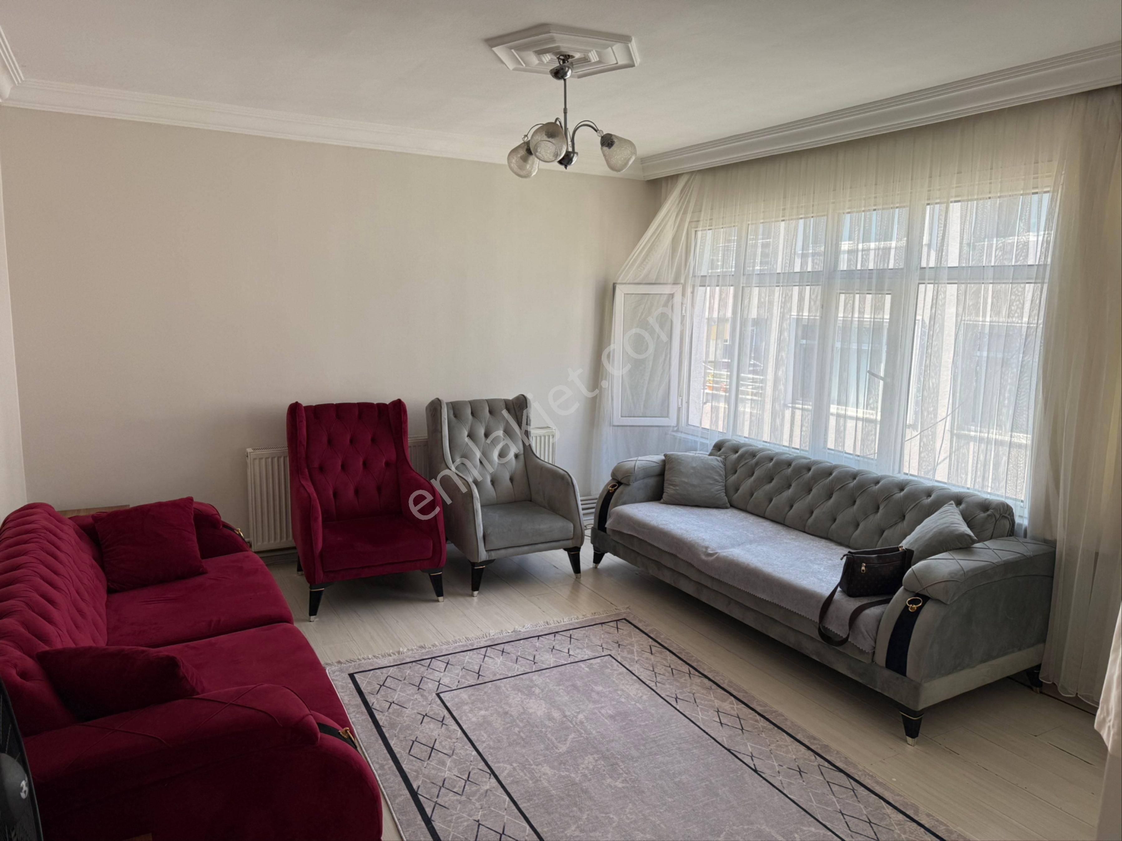 Şirinevler Meydanda 3+1 Full Eşyalı Boyalı 4. Kat Kiralık Daire