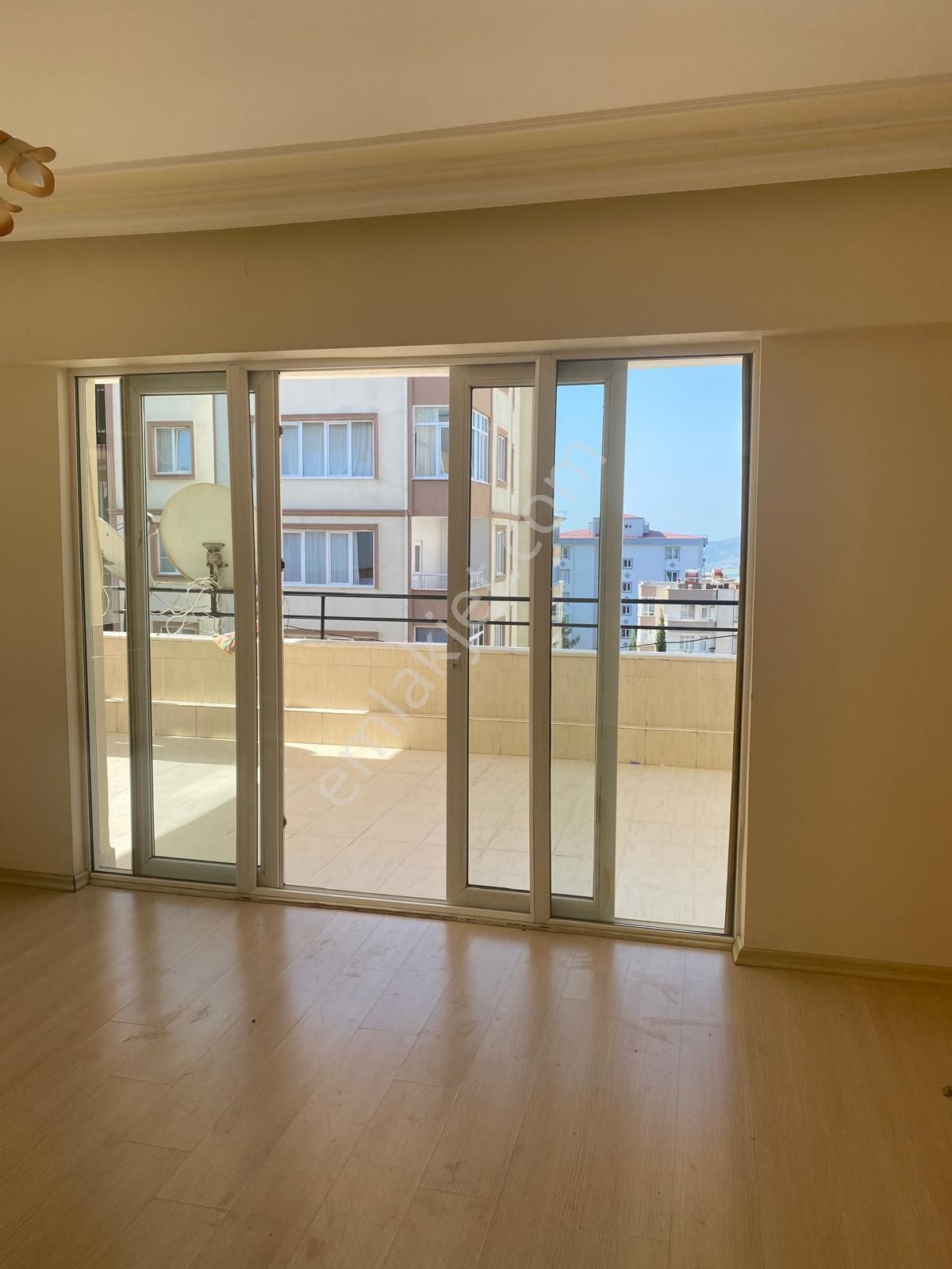 Kiralık Daire 3+1 Daire Selçuklu Mah.3.kat 21.000 Tl