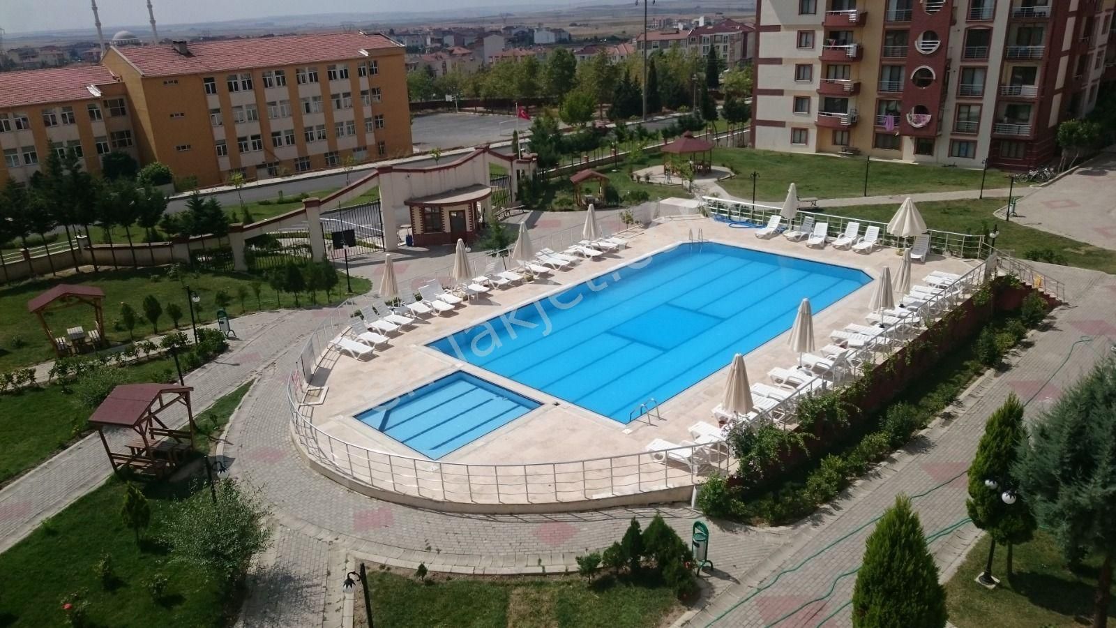 Çorlu Muhittin Satılık Daire  HAVUZLU SİTE İÇİNDE SATILIK 4+1 DAİRE