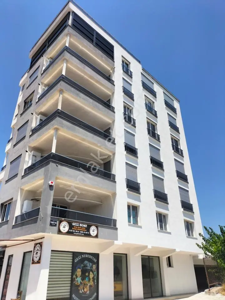 Bornova İnönü De 3+1 Kiralık Lüks Daire .