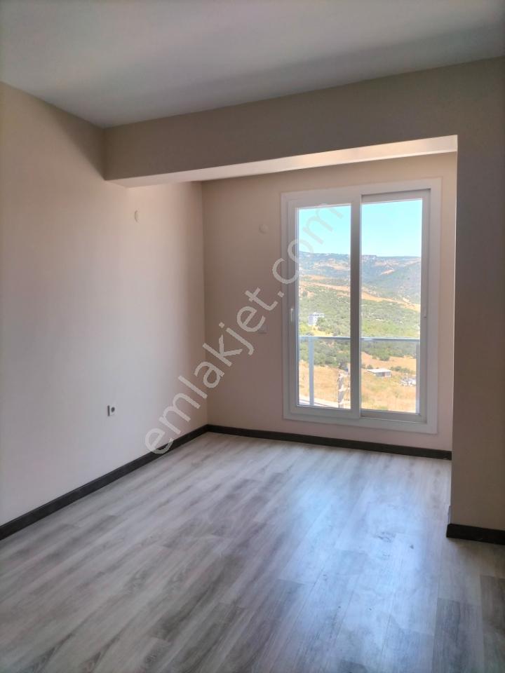 Bornova İnönü De 3+1 Kiralık Lüks Daire . - Görsel 29