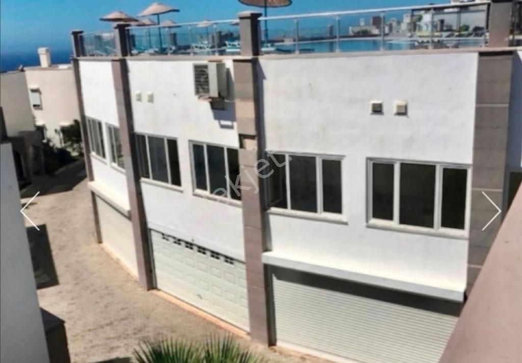 Bodrum Gümüşlük Sosyal Tesisli Sitede Bakımlı Düz Ayak Bahçekatı - Görsel 13