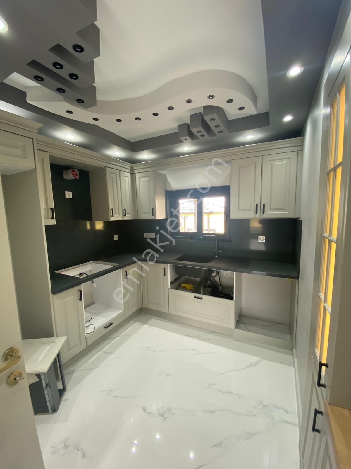 Güven Emlak'tan Cumhuriyette Ultra Lüks Satılık Müstakil Villa - Görsel 11