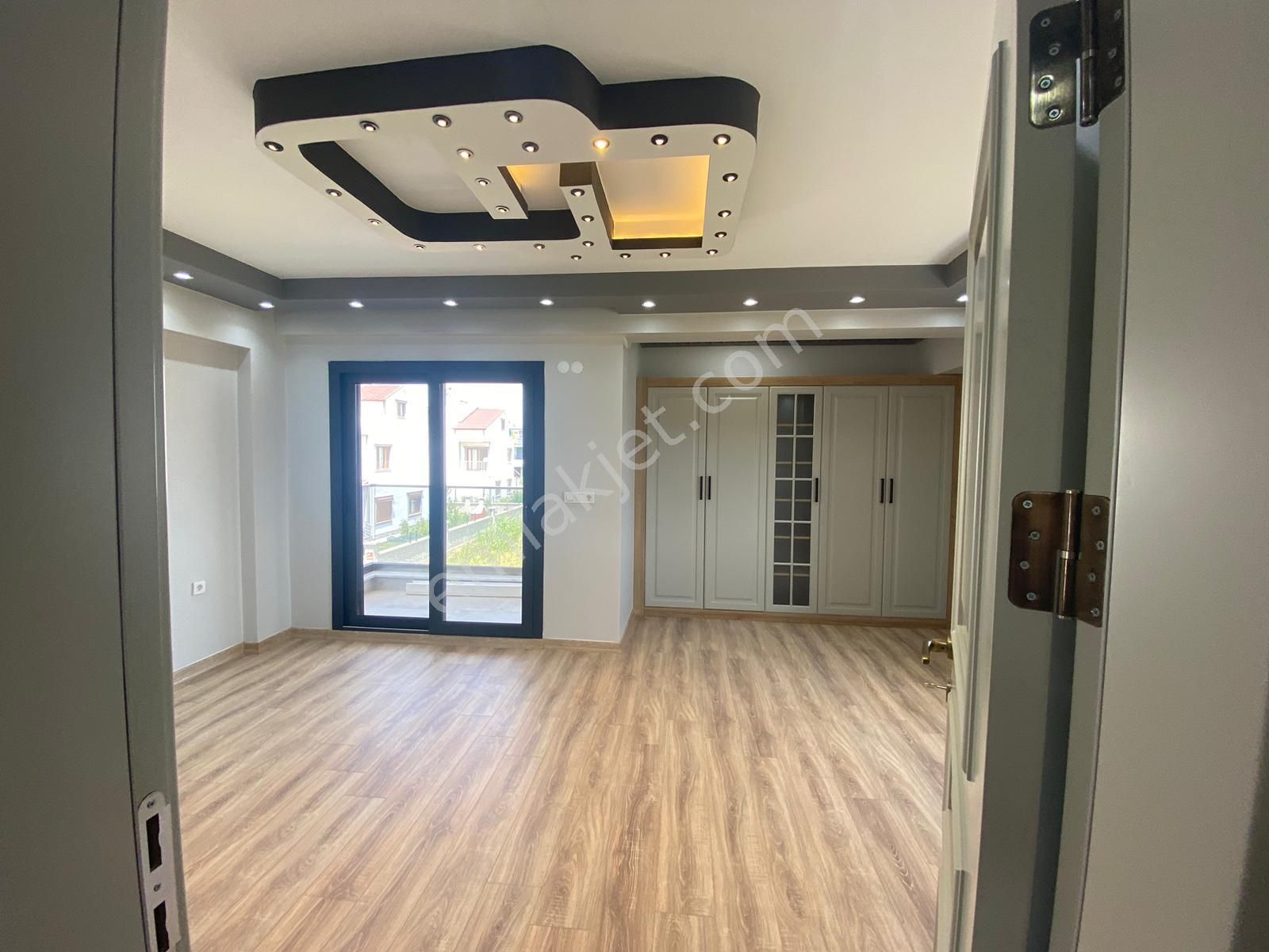 Güven Emlak'tan Cumhuriyette Ultra Lüks Satılık Müstakil Villa - Görsel 19