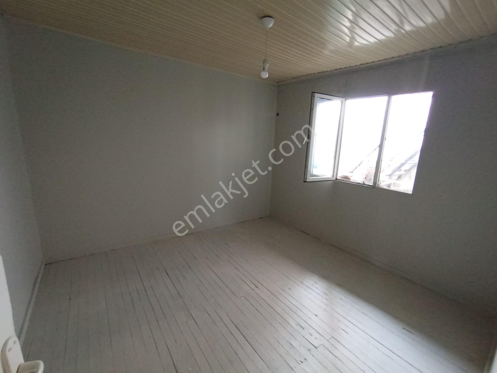 Mühendis Emlak'tan Aşık Veysel Mah. Emekli Yada Bekar Erkeğe 2+1 100 M2 2.kat Daire Kiralıktır. - Görsel 3