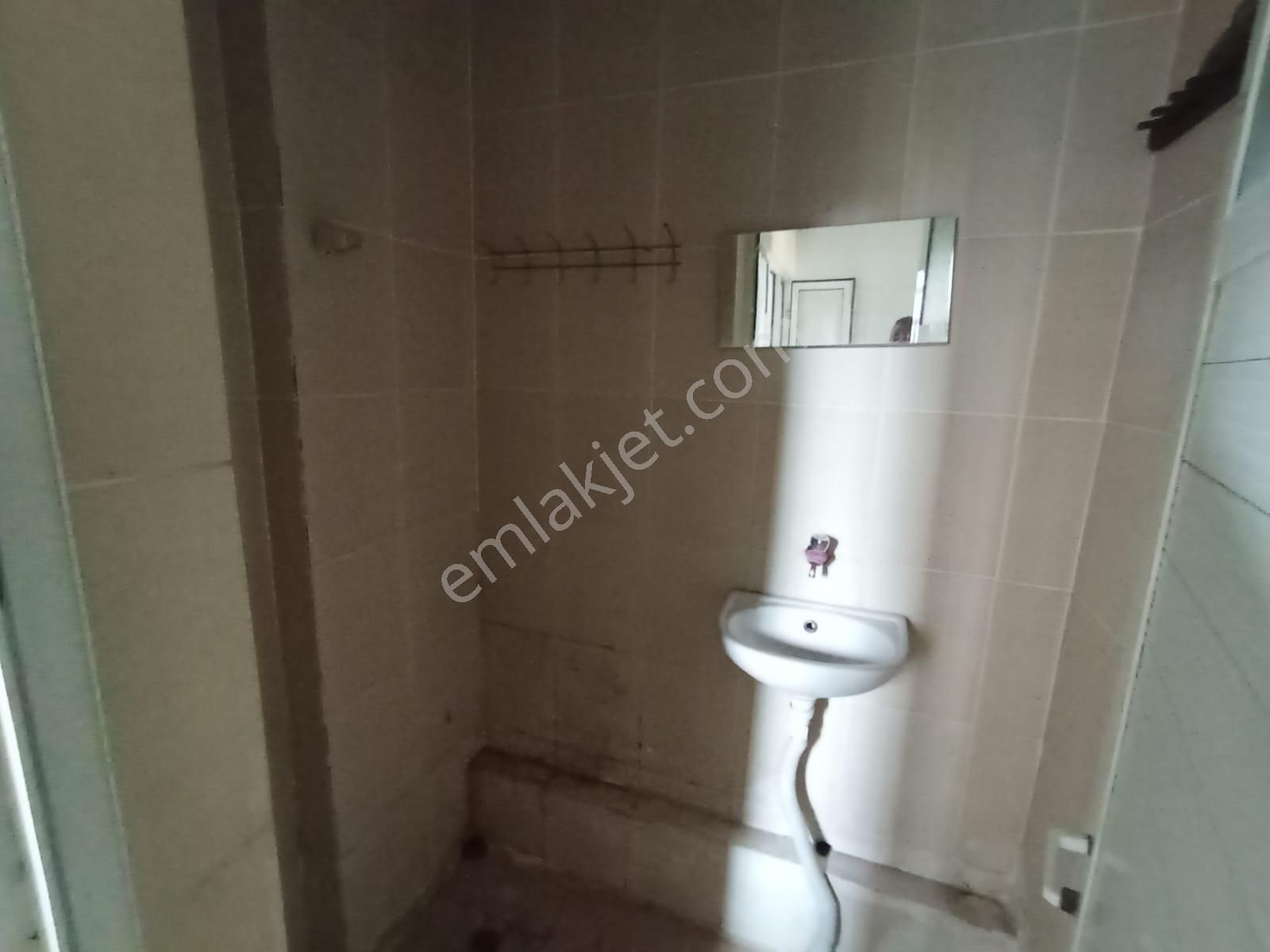 Mühendis Emlak'tan Aşık Veysel Mah. Emekli Yada Bekar Erkeğe 2+1 100 M2 2.kat Daire Kiralıktır. - Görsel 4