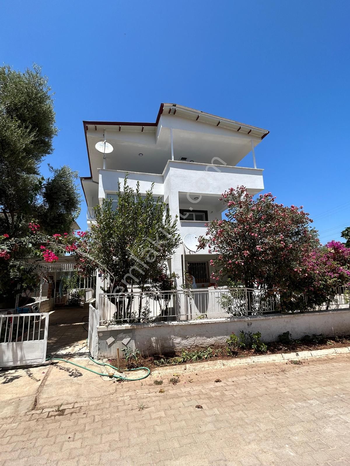 Didim Fevzipaşa Satılık Villa Akçinler Emlak tan DİDİM/Uslu Sitesinde Satılık Dublex