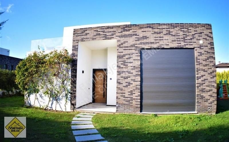 Çeşme Dalyan Satılık Villa Çeşme Dalyan'ın En Elit Sitesi de Düz Ayak Müstakil Lüks Villa