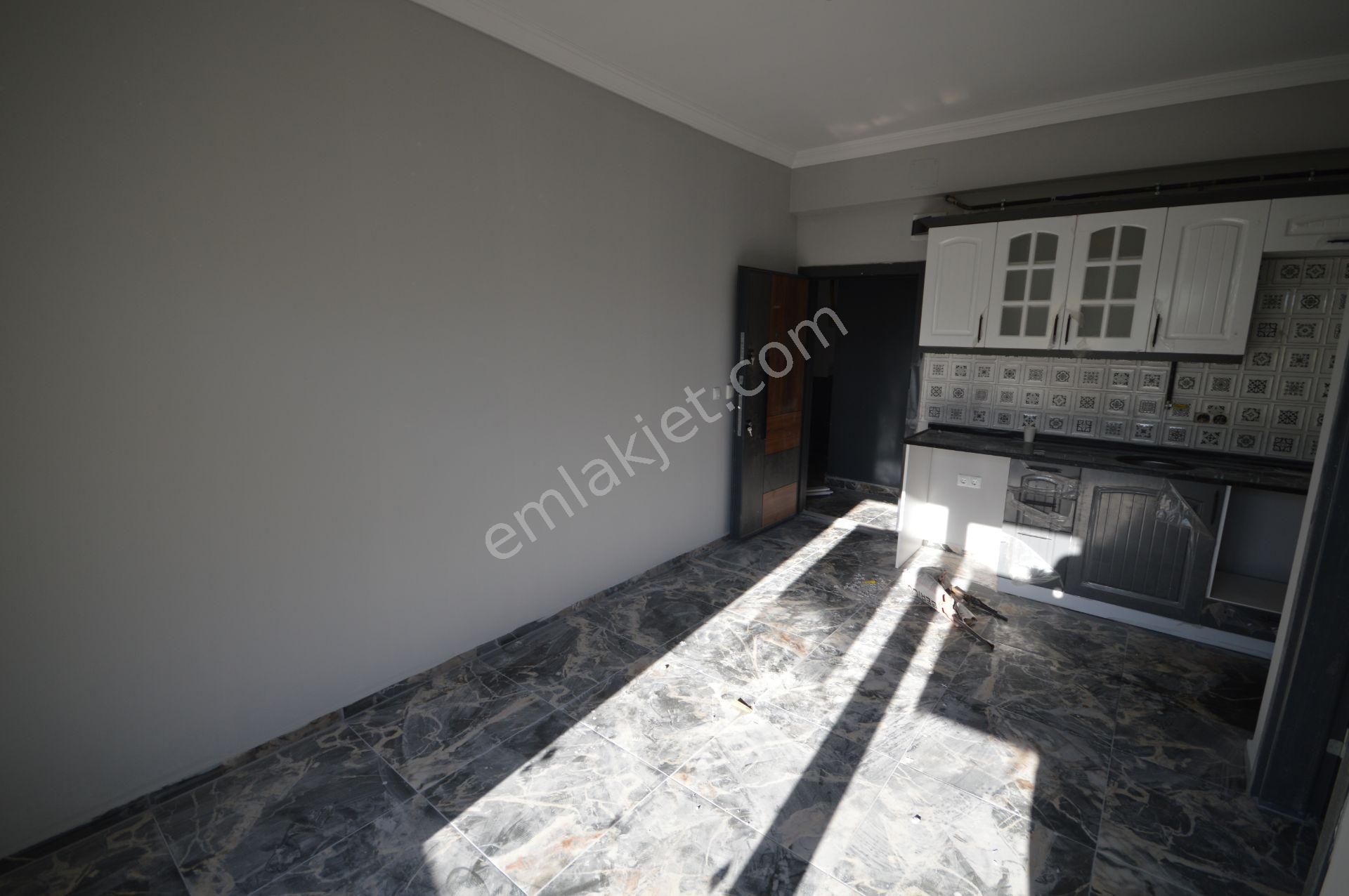 https://imaj.emlakjet.com/listing/13646916/29D13BF82DB63C9170FC2DC0A901358F13646916.JPG