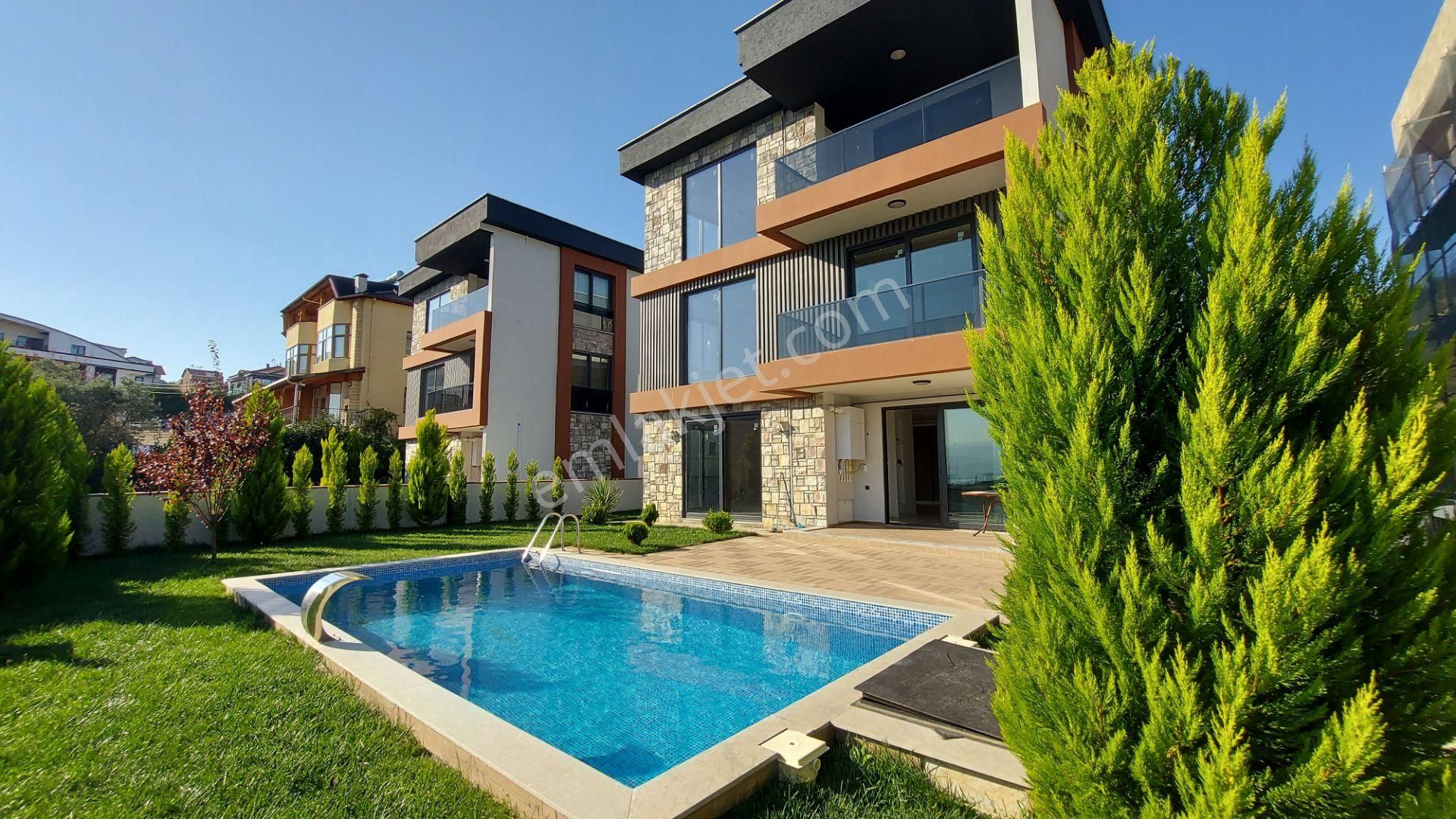 Derince Mersincik Satılık Villa Cb Akademi Satılık Mersincik 5+1 Deniz Manzaralı Sıfır Villa