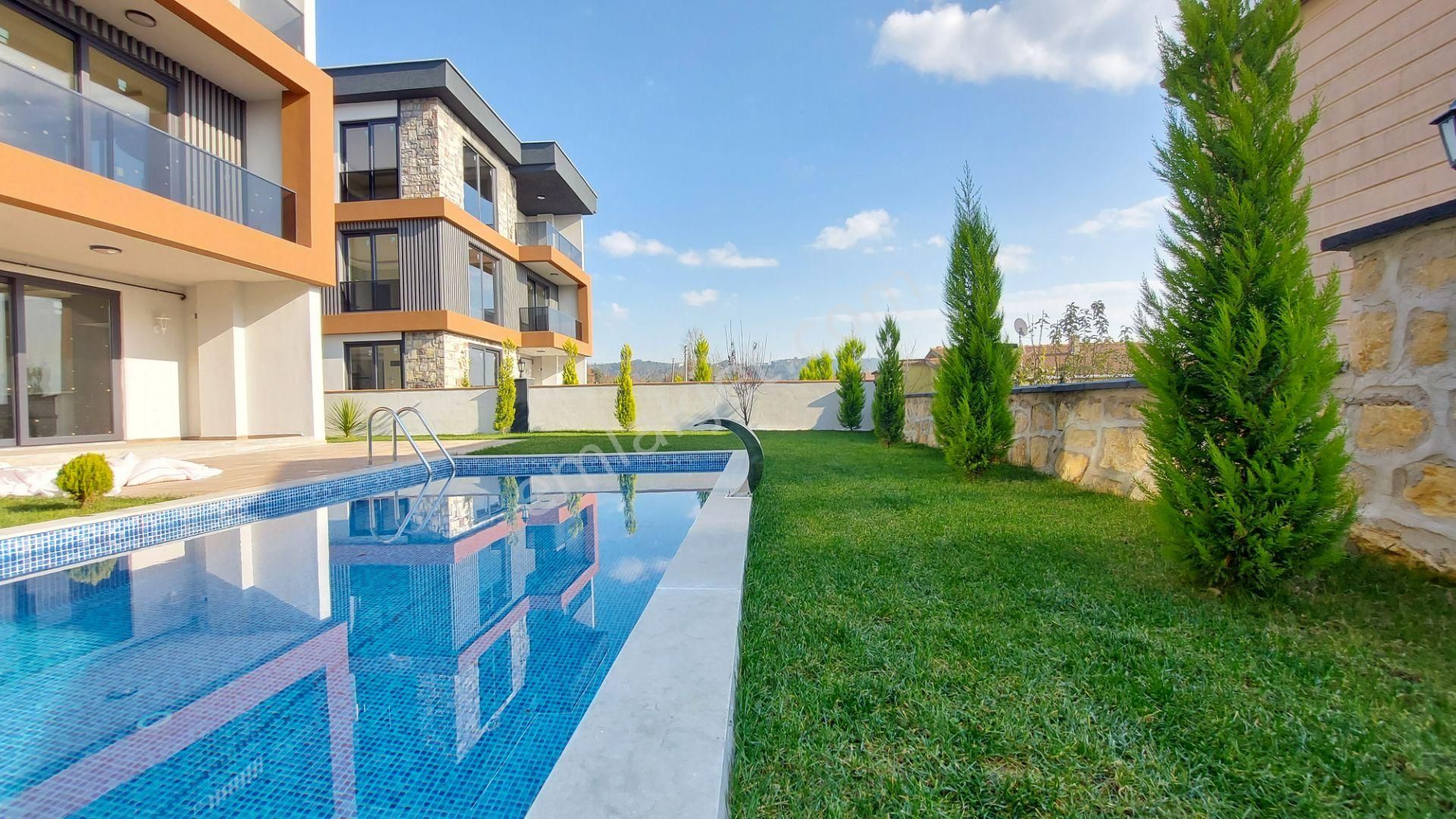 Derince Mersincik Satılık Villa  CB Akademi Satılık Mersincik 5+1 Deniz Manzaralı Sıfır Villa