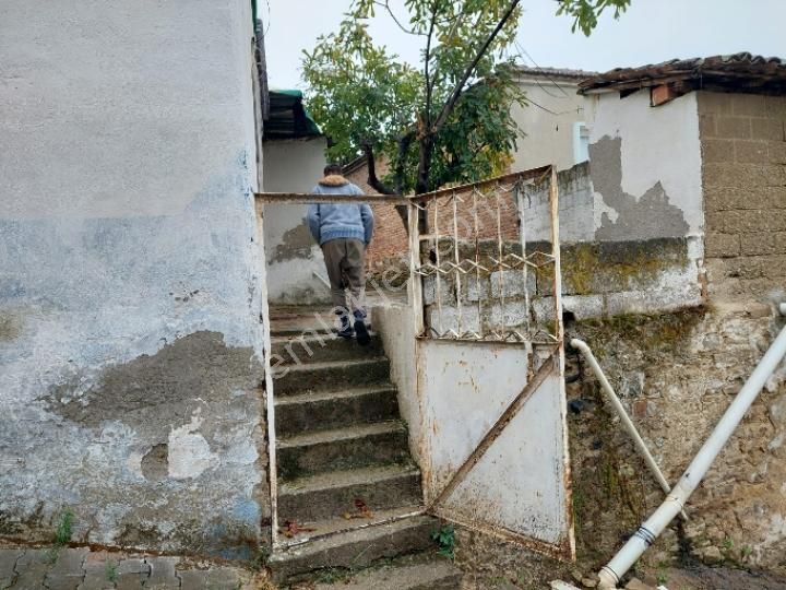 Gödrenli De Oturulabilir Müstakil Ev Arsa (kargir Ev/dam) - Görsel 4