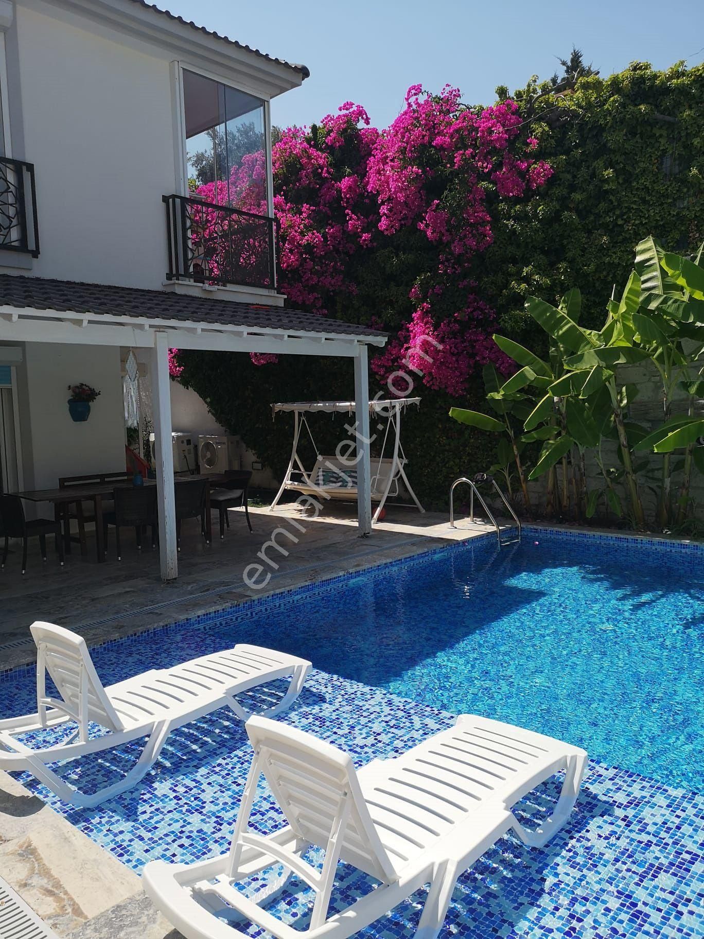 Boyalık Merkez Caddeplus Ayayorgi Yıllık Kiralık Bahçe Havuz 4+1 - Görsel 2