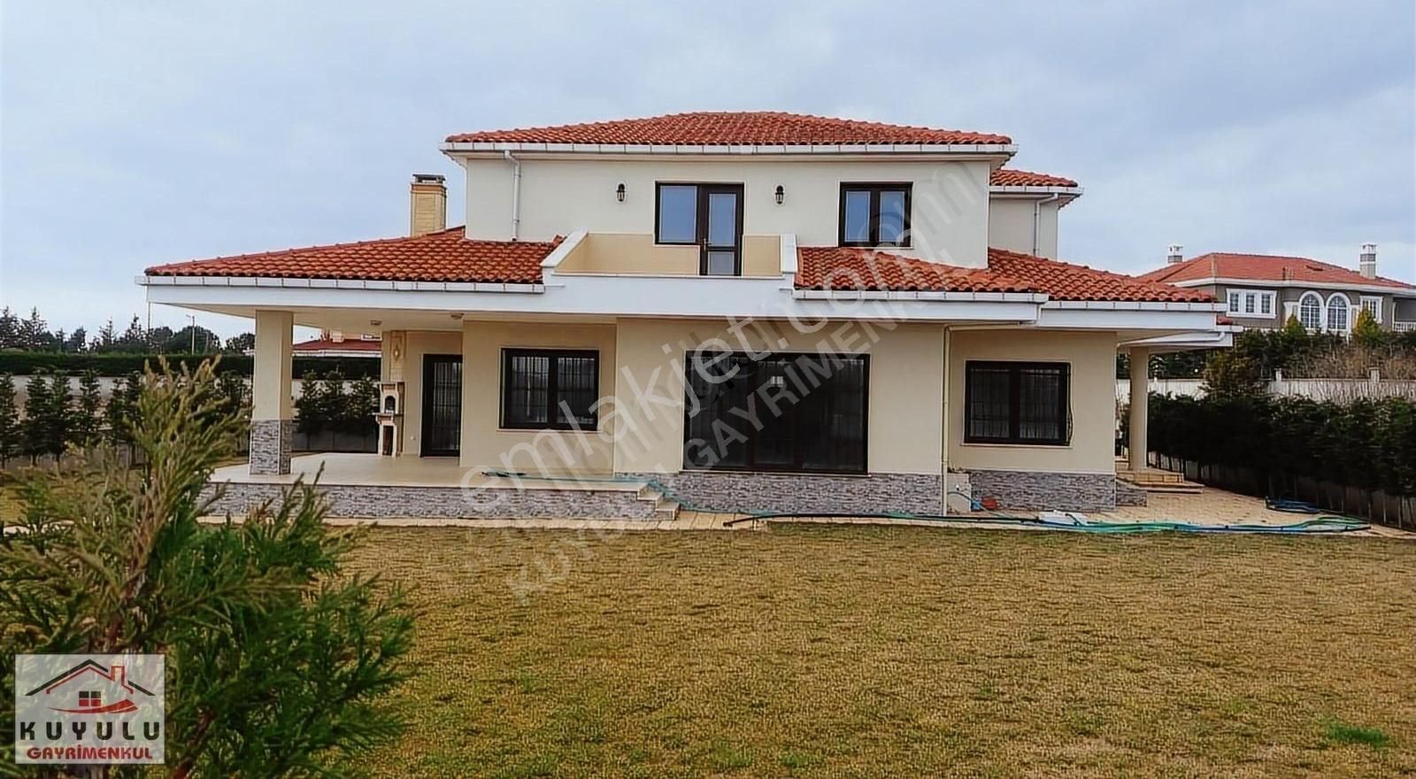 Silivri Kavaklı İstiklal Satılık Villa SİLİVRİ KAVAKLIDA SATILIK VATANDAŞLIĞA UYGUN 1000M2 ARSA İÇİNDE