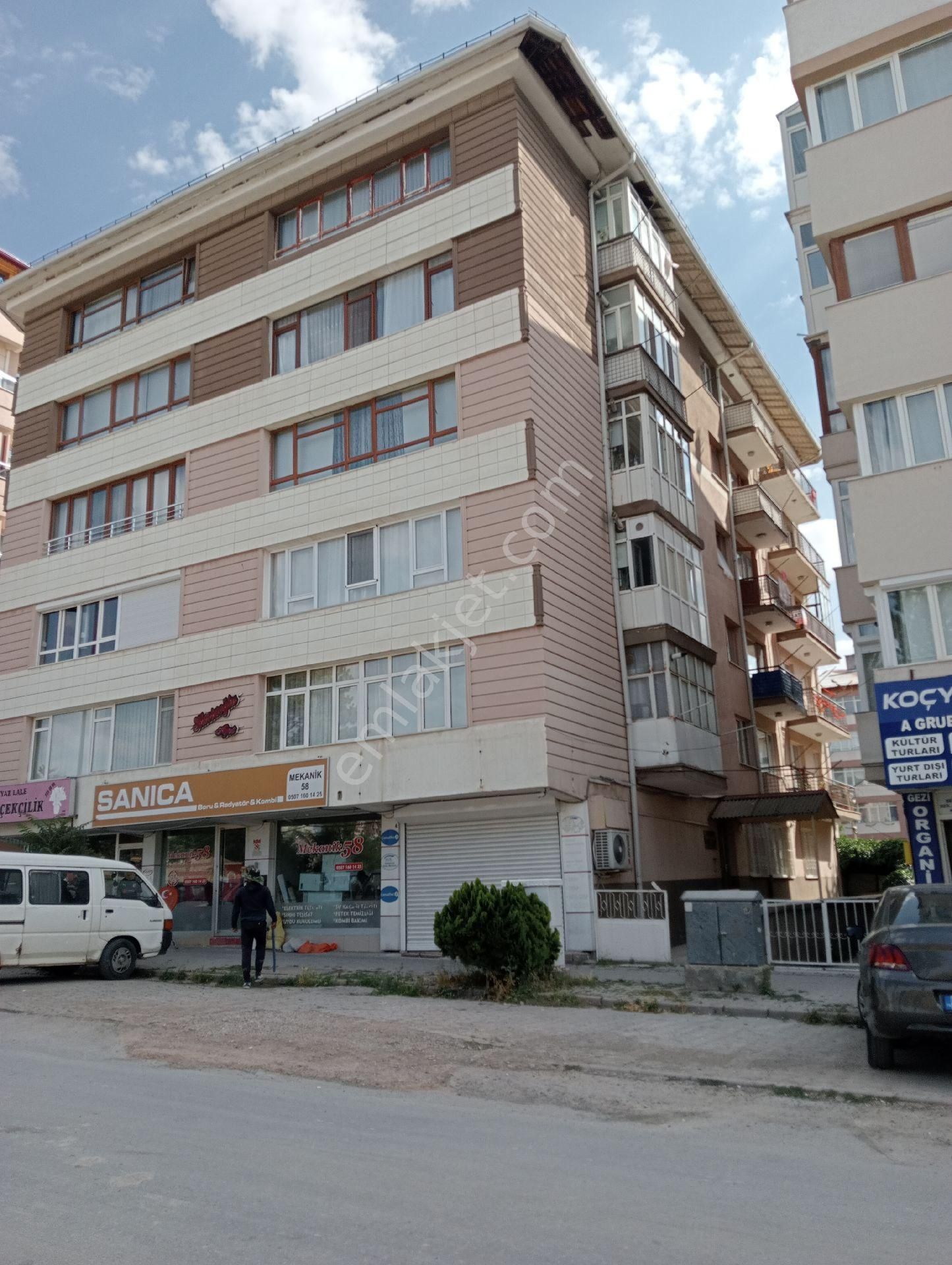 Sivas Merkez Mevlana Satılık Daire RAHMİ GÜNAY CADDESİ ÜZERİNDE SATILIK DAİRE 