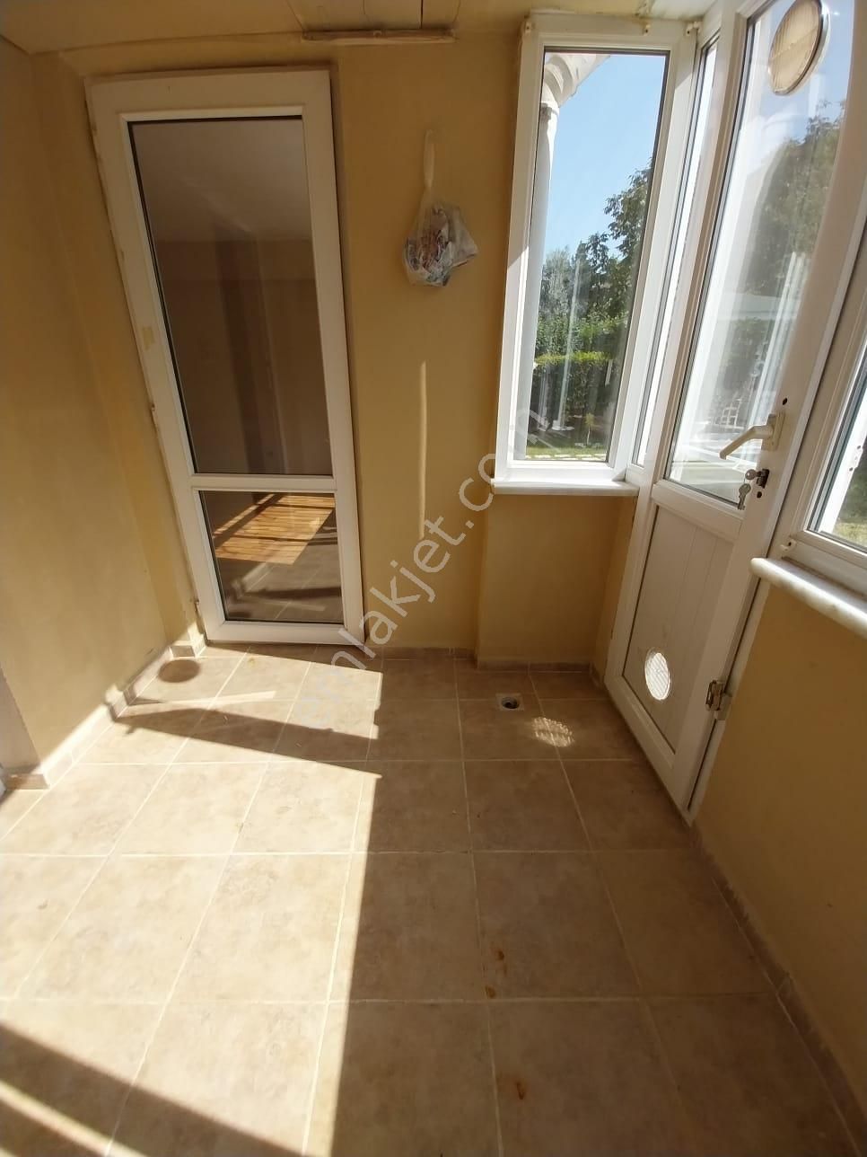 https://imaj.emlakjet.com/listing/13712511/B32C21799DAAAE3AA61AB17396A56B8613712511.jpeg