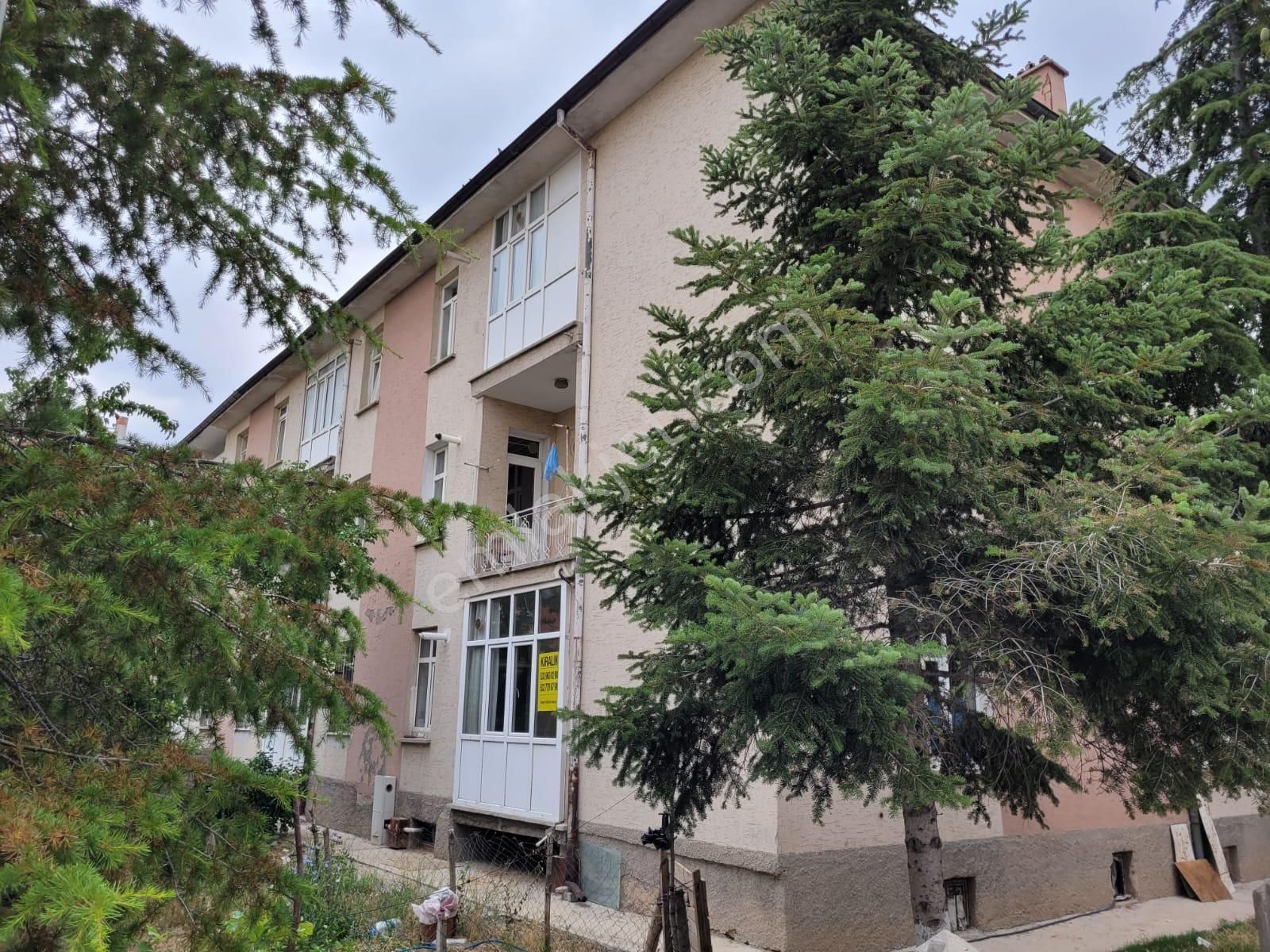 Cumhuriyette Zafer Sanayi Karşısı Kombili 2+l Salon Kiralık Daire