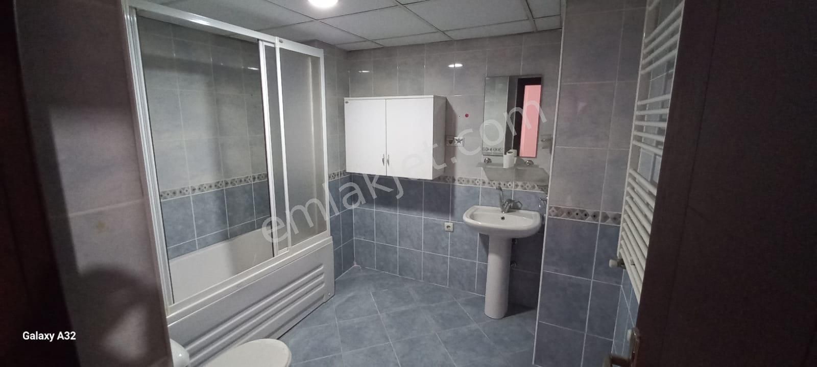 https://imaj.emlakjet.com/listing/13714191/E3E6F22244E557F1758D397A9873414513714191.jpg