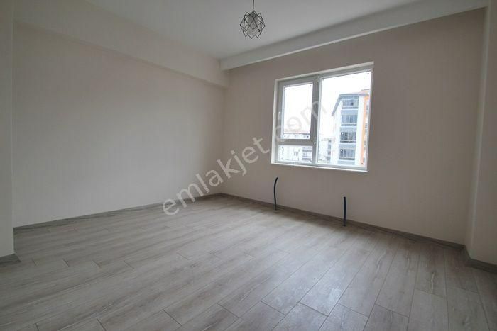 https://imaj.emlakjet.com/listing/13722337/81DC16795D15FD14AAA4CA42991DC6BC13722337.JPG