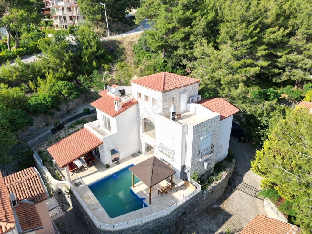 Kuşadası Soğucak Satılık Villa KUŞADASI SOĞUCAKTA 4+1 TEK MUSTAKIL ÖZEL HAVUZLU VILLA