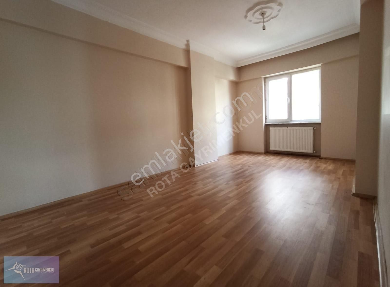 https://imaj.emlakjet.com/listing/13740378/60E37B7D18EE88B59247D5E220471CEE13740378.jpg