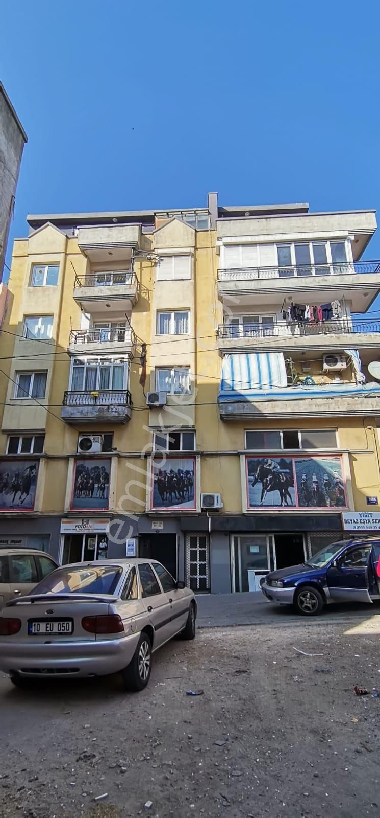 Buca Yıldız Satılık Daire Kelepir 115 Mk 17 Yaş Yıldız Buca Ara Kat Daire Satılık