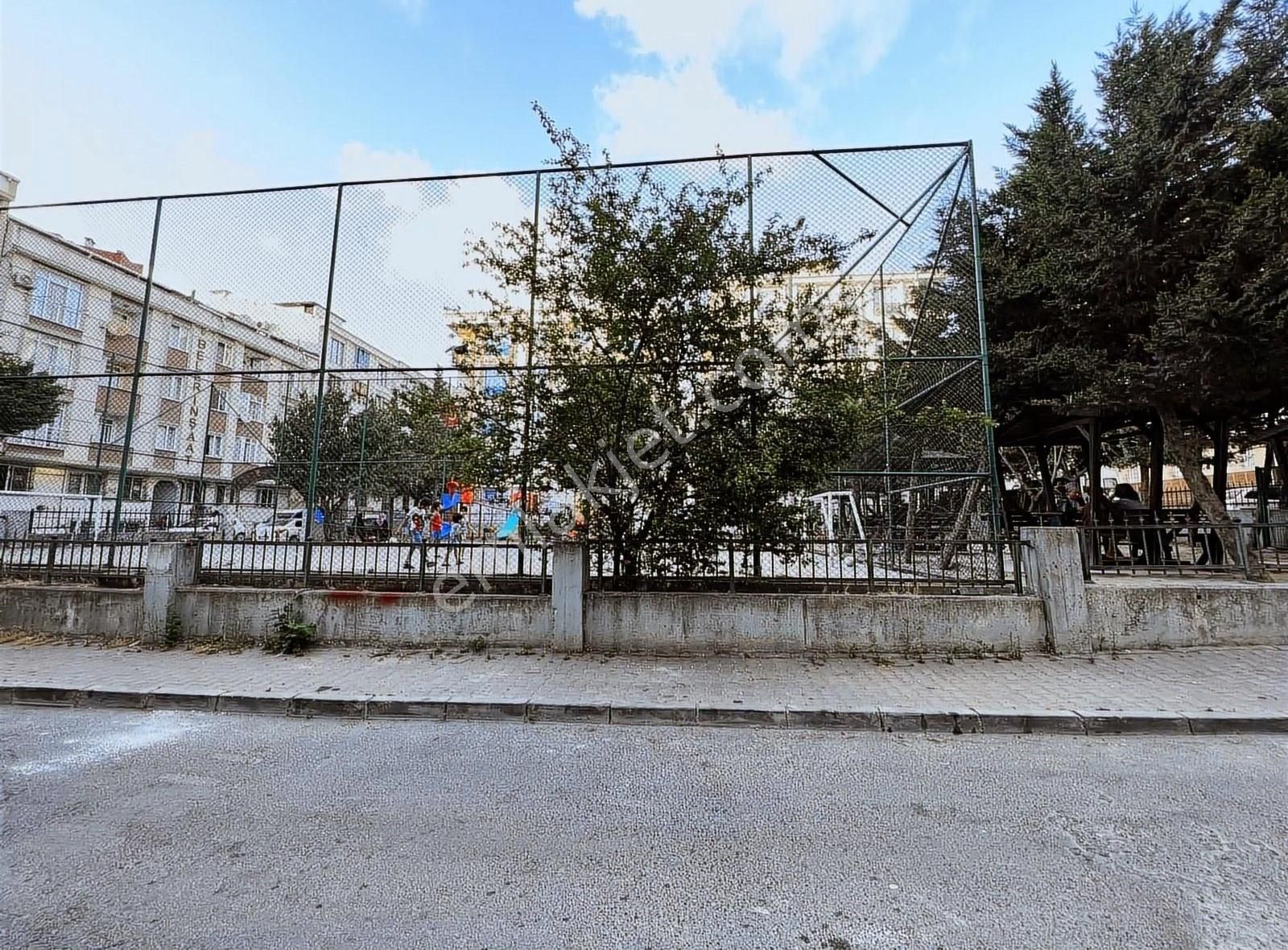 Esenyurt Orhangazi Mahallesi Satılık Daire 2+1 Bahçe Katı