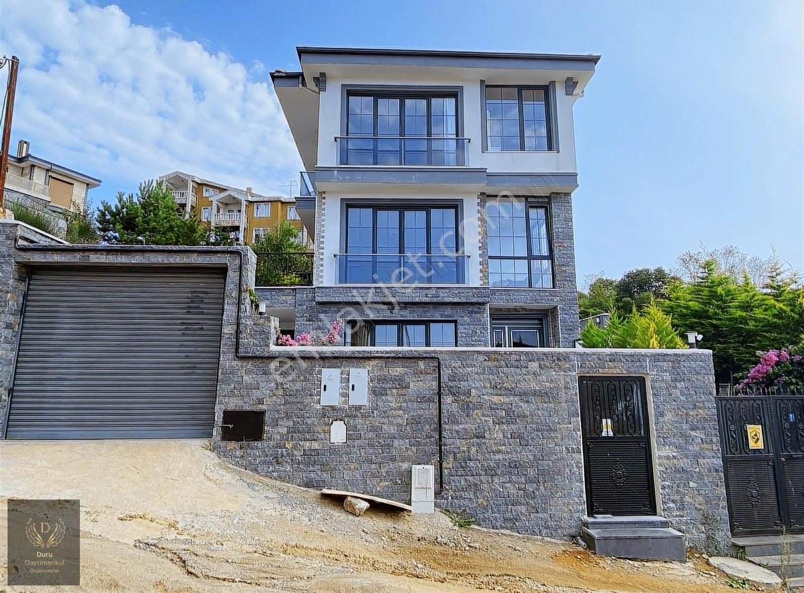İstanbul Şile Deniz Manzaralı Satılık Villa ŞİLE'DE DENİZ & ORMAN MANZARALI TRİPLEX 3+2 SIFIR VİLLA 280m2