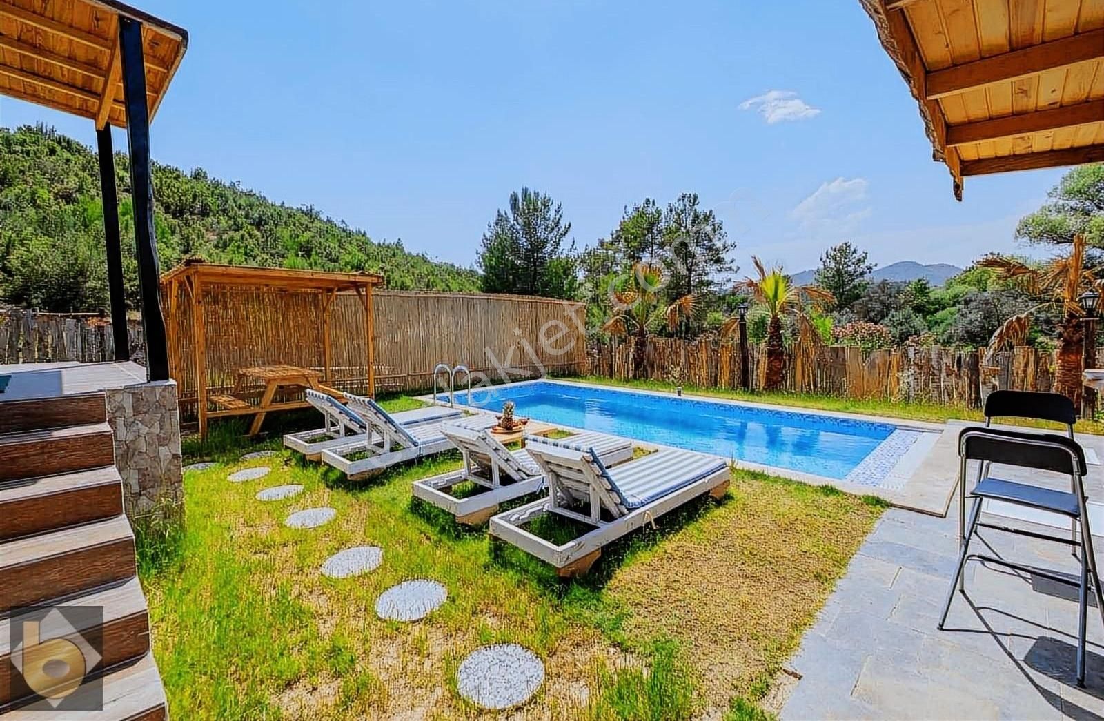 Seydikemer Cumhuriyet Satılık Tarla SEYDİKEMER'de 992m2 TARLA İÇİNDE 2 ADET BUNGALOW EV