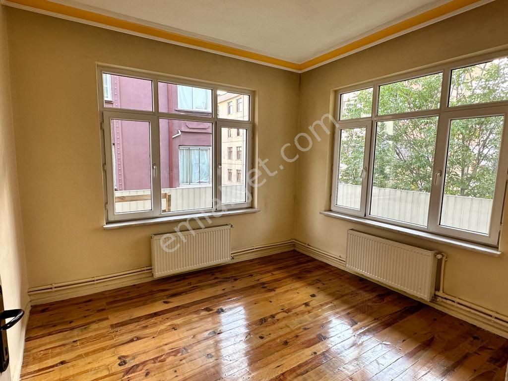 https://imaj.emlakjet.com/listing/13760791/A7C0C6F3C00285BEB7C0268BA3222BC013760791.jpg