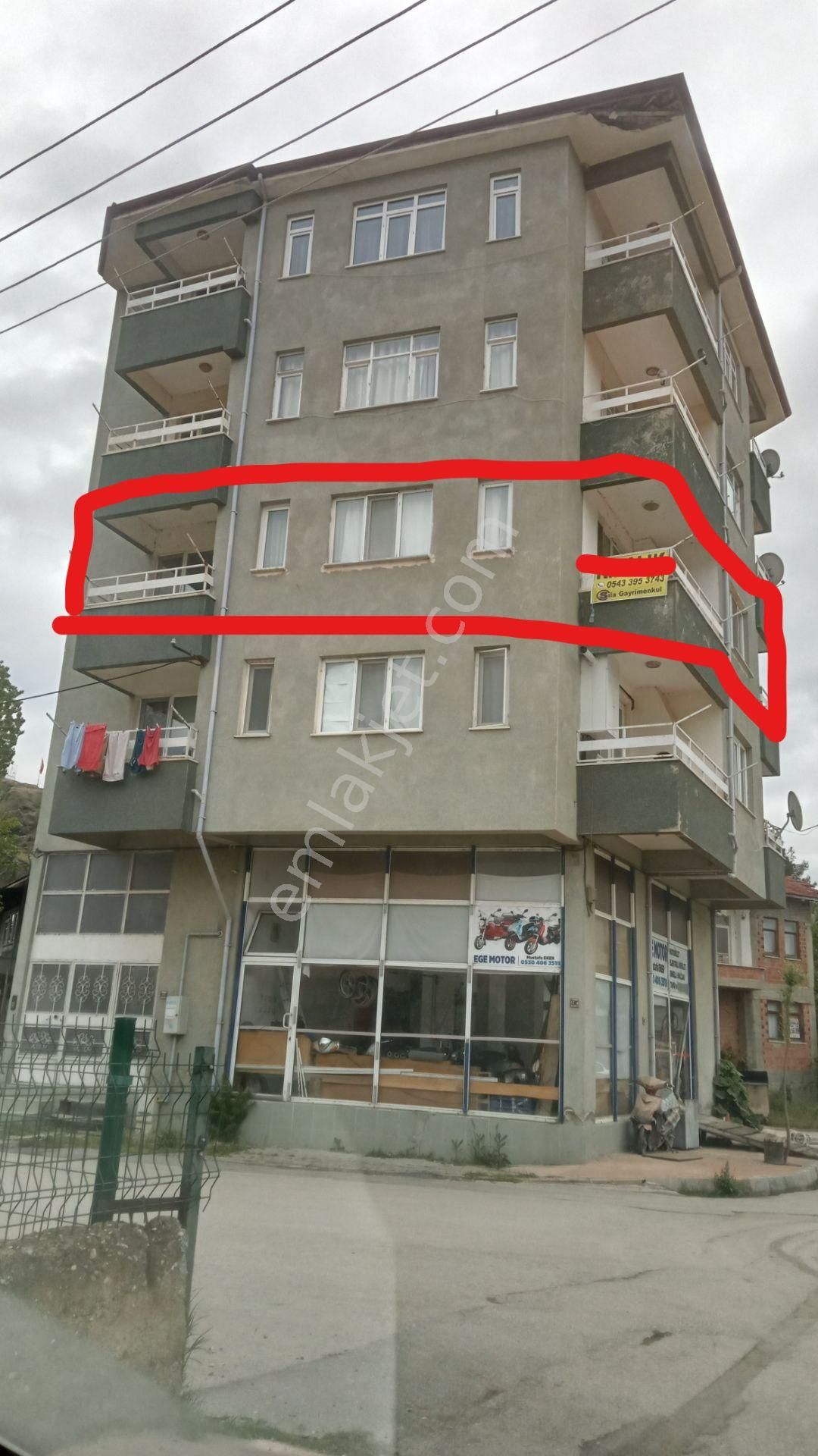 Osmancık Kızılırmak Satılık Daire  SILA GAYRİMENKULDEN ÇARŞI  MERKEZİ KONUMDA 3.CÜ KAT 3+1 SATILIK DAİRE 