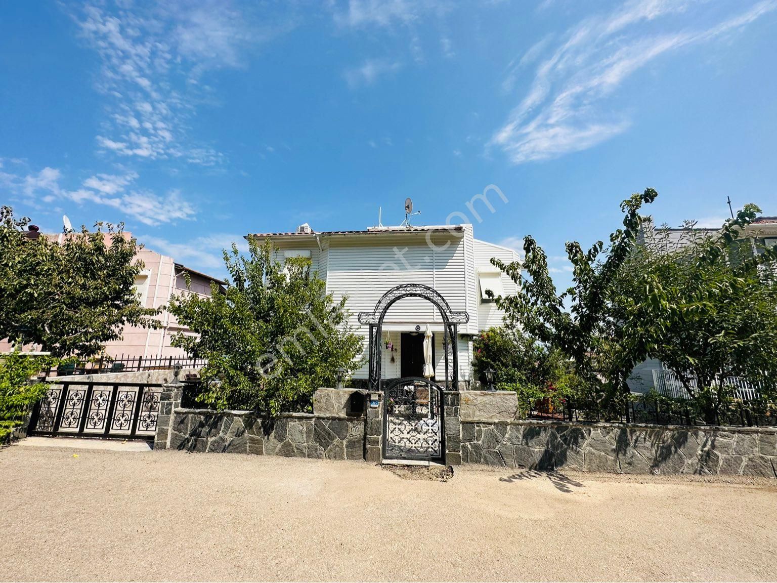 Mudanya Halitpaşa Satılık Villa Taşyakın Gayrimenkul’den Mudanya Halitpaşada Fırsat Niteliğinde Masrafsız Müstakil Bahçeli Villa