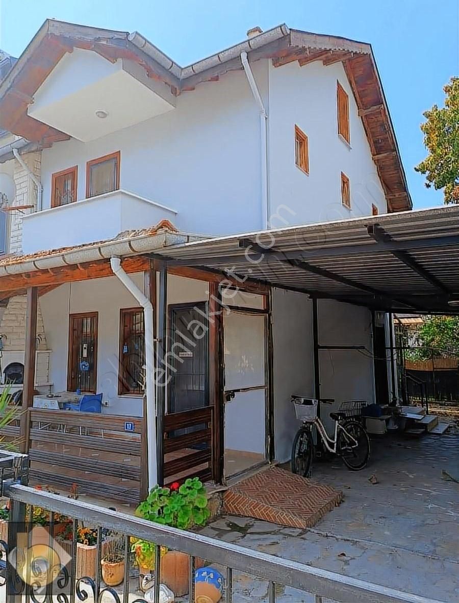 Fethiye Foça Satılık Villa Fethiye Foça Mahallesi'nde satılık 4+1 villa