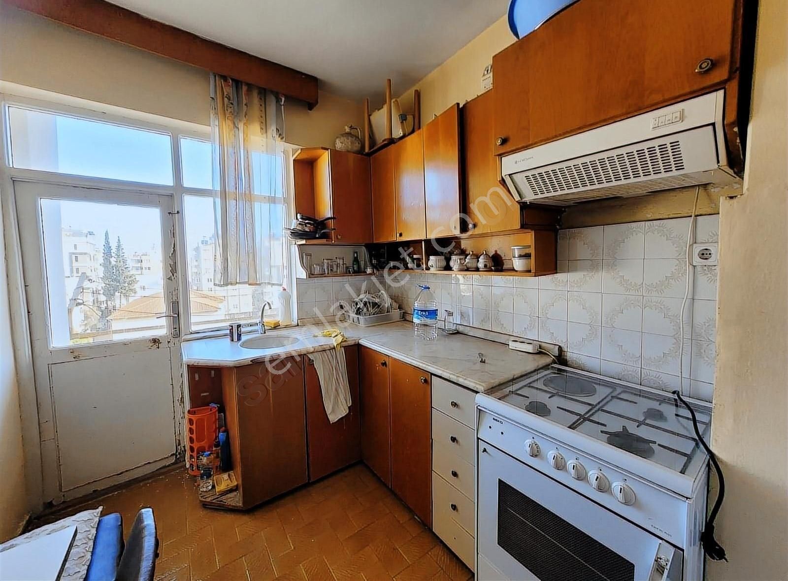 Muratpaşa Varlık Mah. Merkezi Konumda 3+1 Satılık Daire