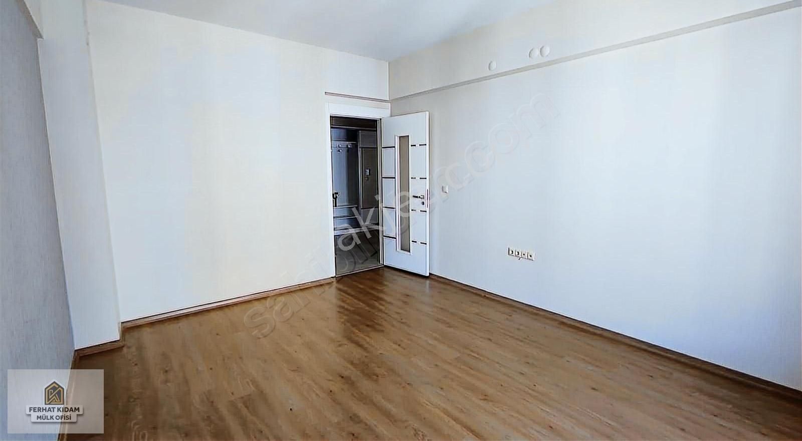 https://imaj.emlakjet.com/listing/13791619/D4DAA3068082BC1F91BD327B6454A41B13791619.jpg