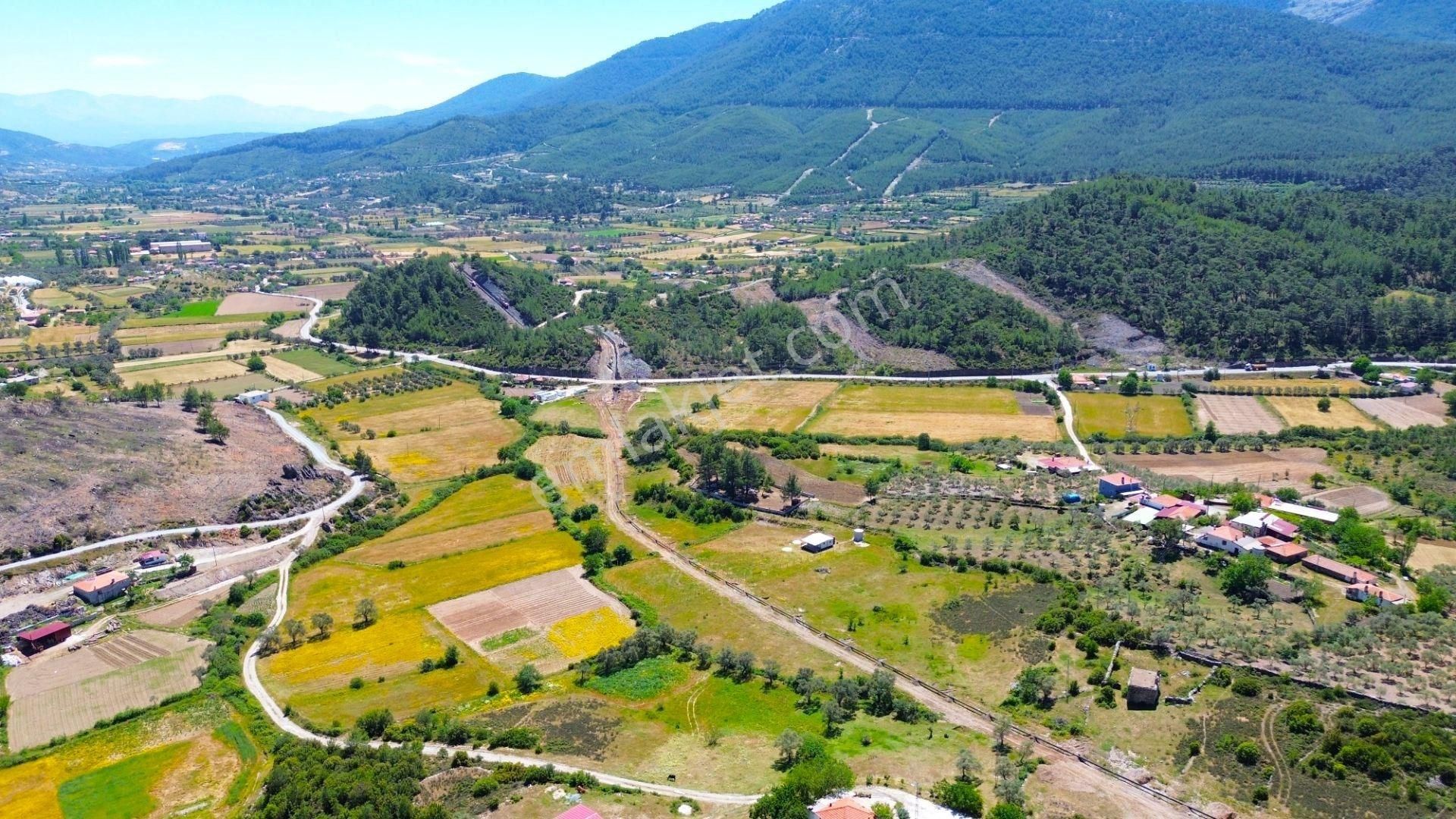 Yatağan Bencik Satılık Tarla Yatağan Bencikte Doğa Manzaralı 9467m² Satılık Çiftlik Arazisi